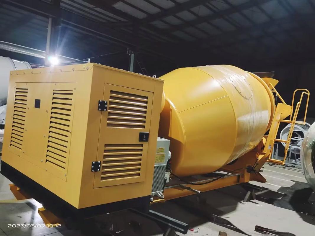 船舶混凝土泵送與布料技術 船載攪拌罐、船上泵送與臂架布料一體化解決方案